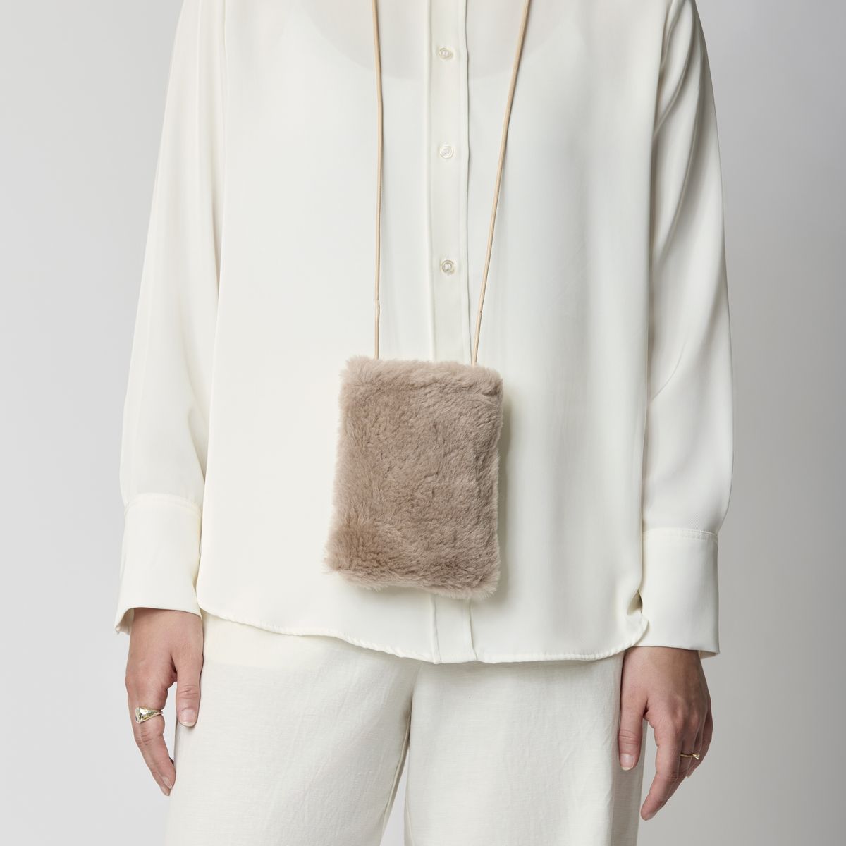 Gwen | Neuseeland | Design Handytasche Beige