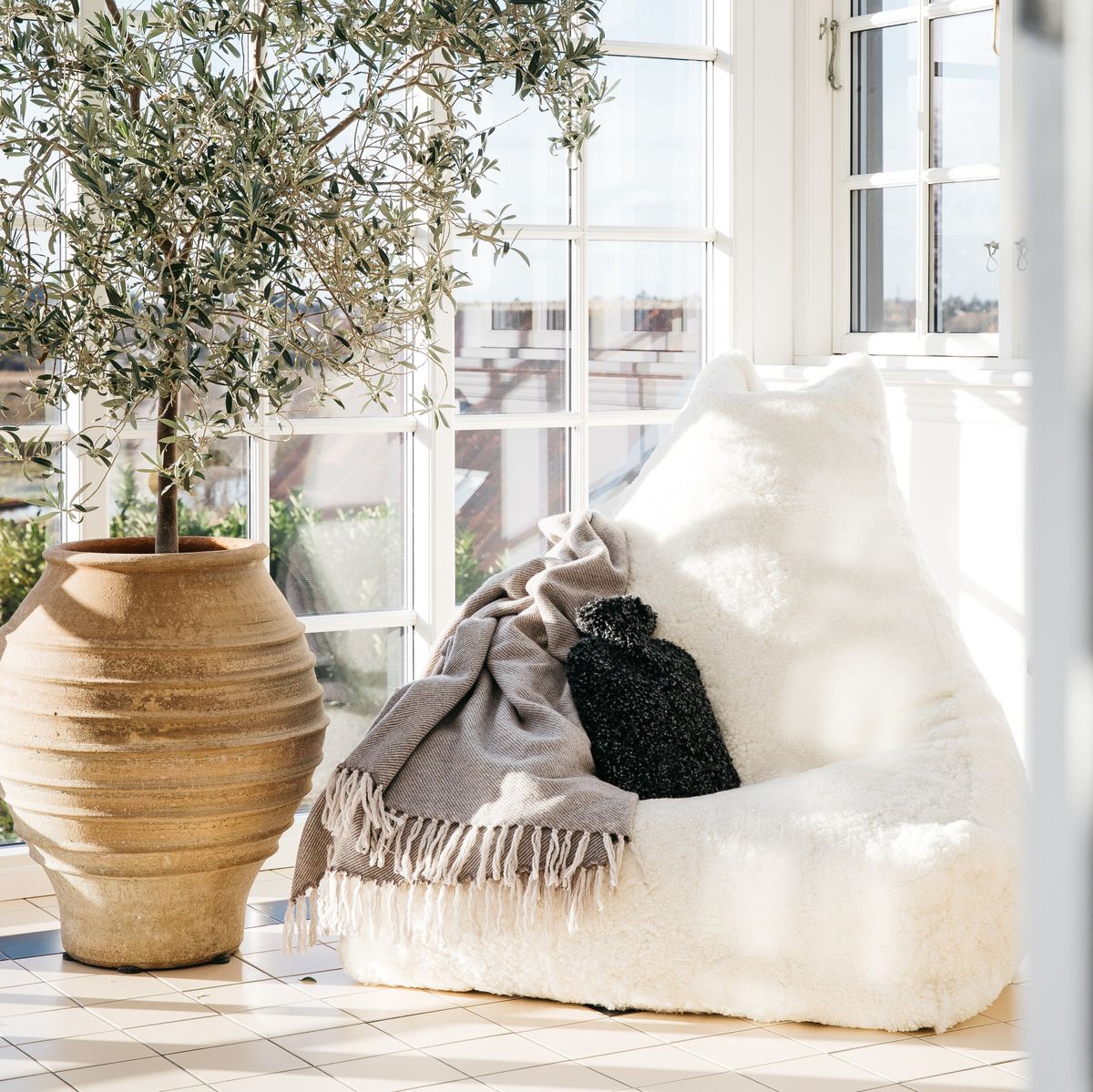Lammfell Sitzsack Premium | Kurzhaar | Neuseeland | 100x100x80 cm Anthrazit