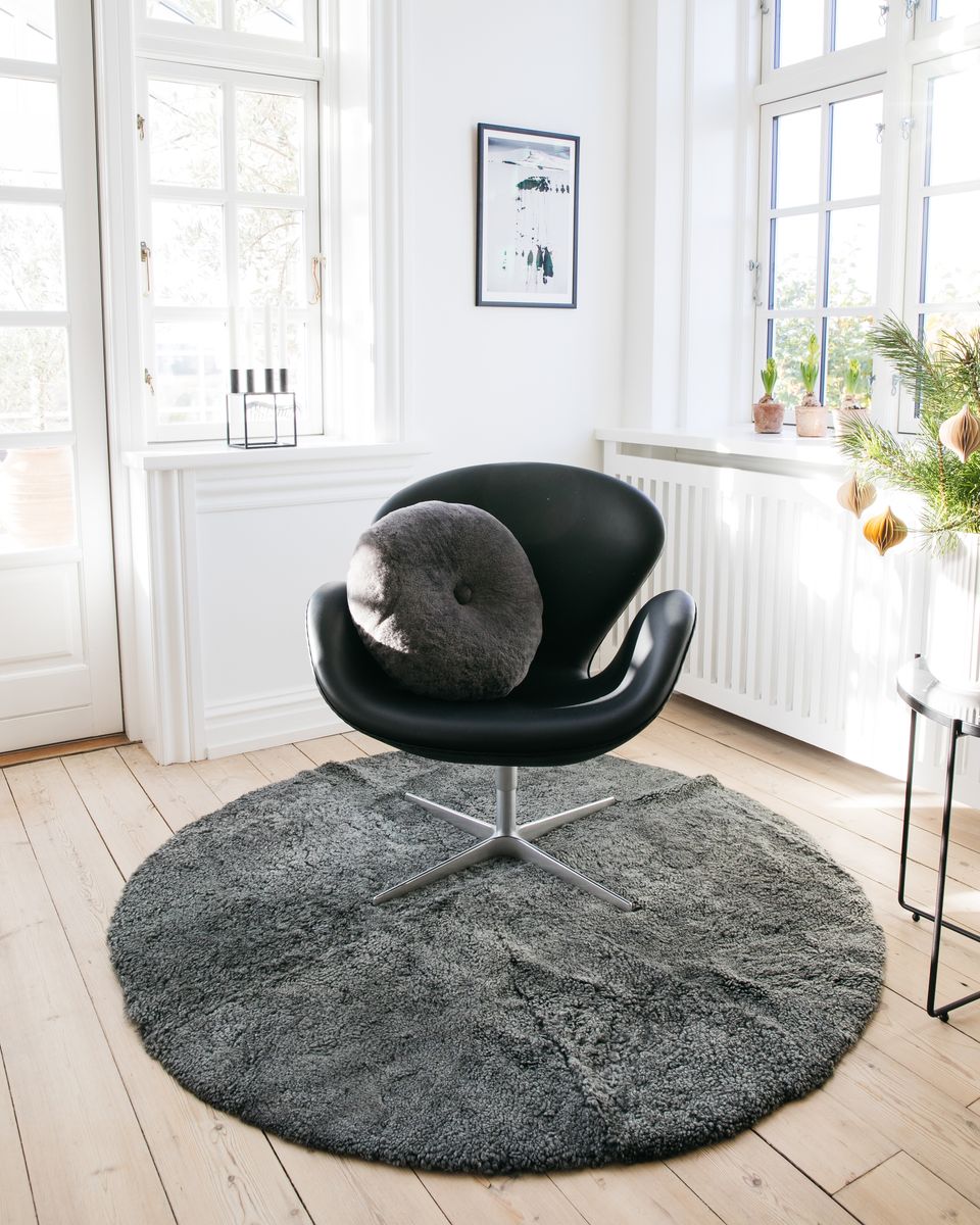Lammfell Designerteppich | Kurzhaar | Neuseeland | D140 cm Teppiche | Sheepskinhouse.ch