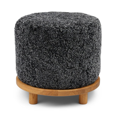 Simon Pouf | Kurzhaar | Neuseeland | D46x52 cm Poufs | Sheepskinhouse.ch