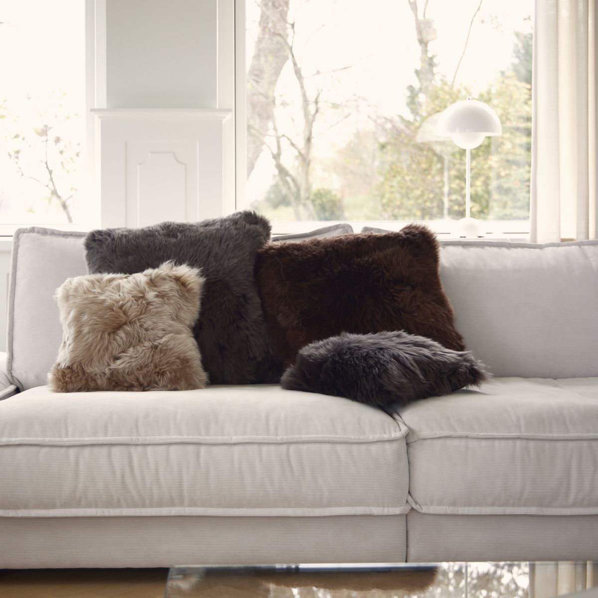 Lammfellkissen Premium | Langhaar | Neuseeland | 50x50 cm Aubergine