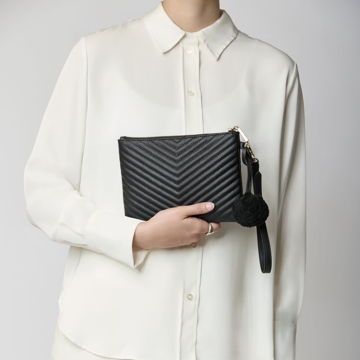 Helene Clutch | Lammleder Antikgrün