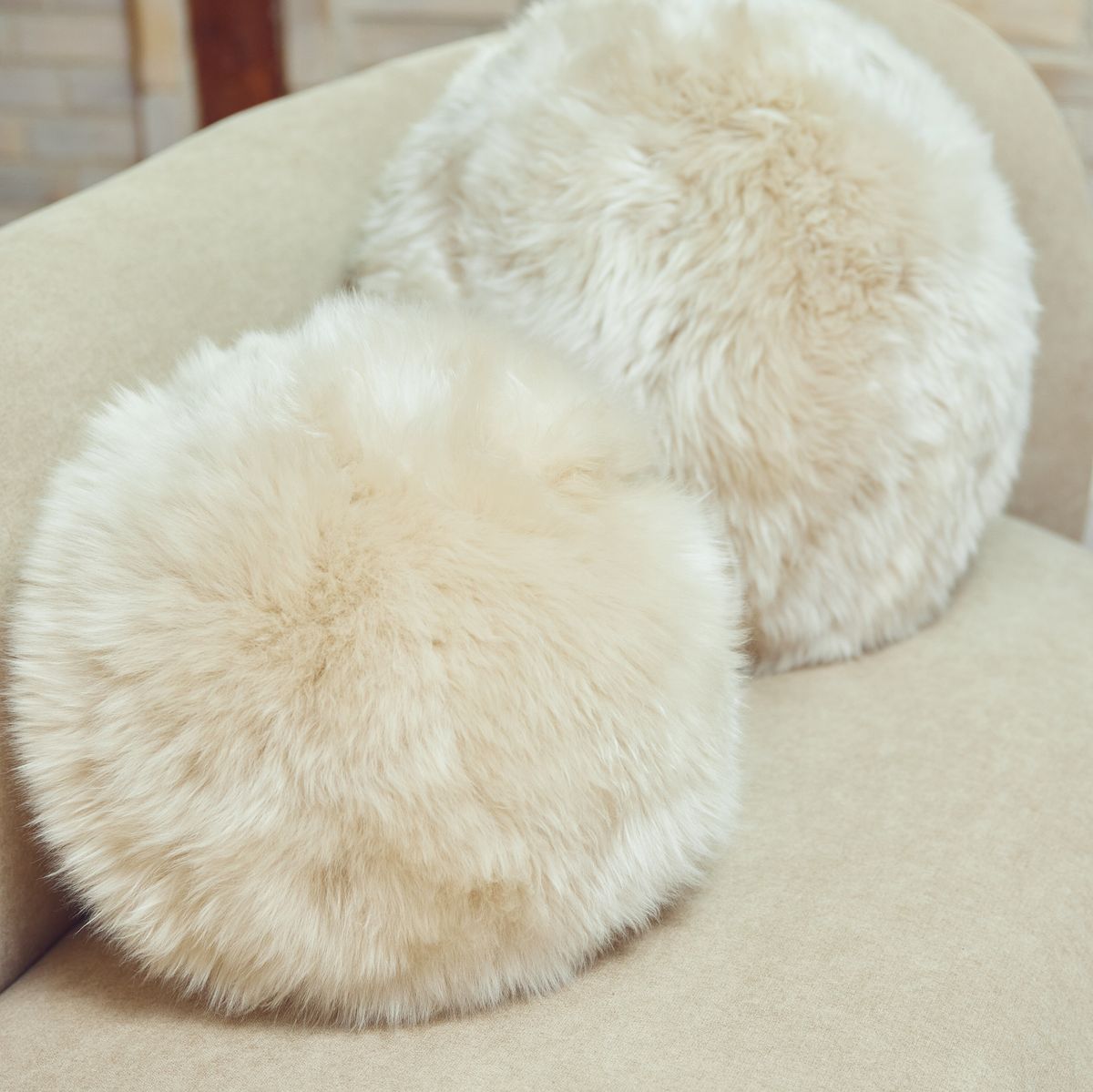 Angelite Kissenball | Langhaar | Neuseeland | D25/30/35 cm Fellkissen | Sheepskinhouse.ch