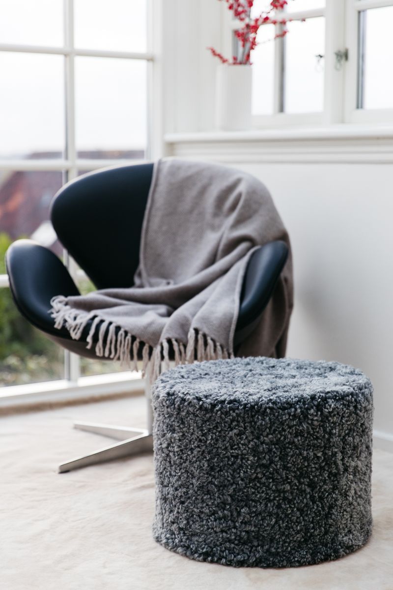 Lammfellpouf Premium | Kurzhaar | Neuseeland | D44x33 cm