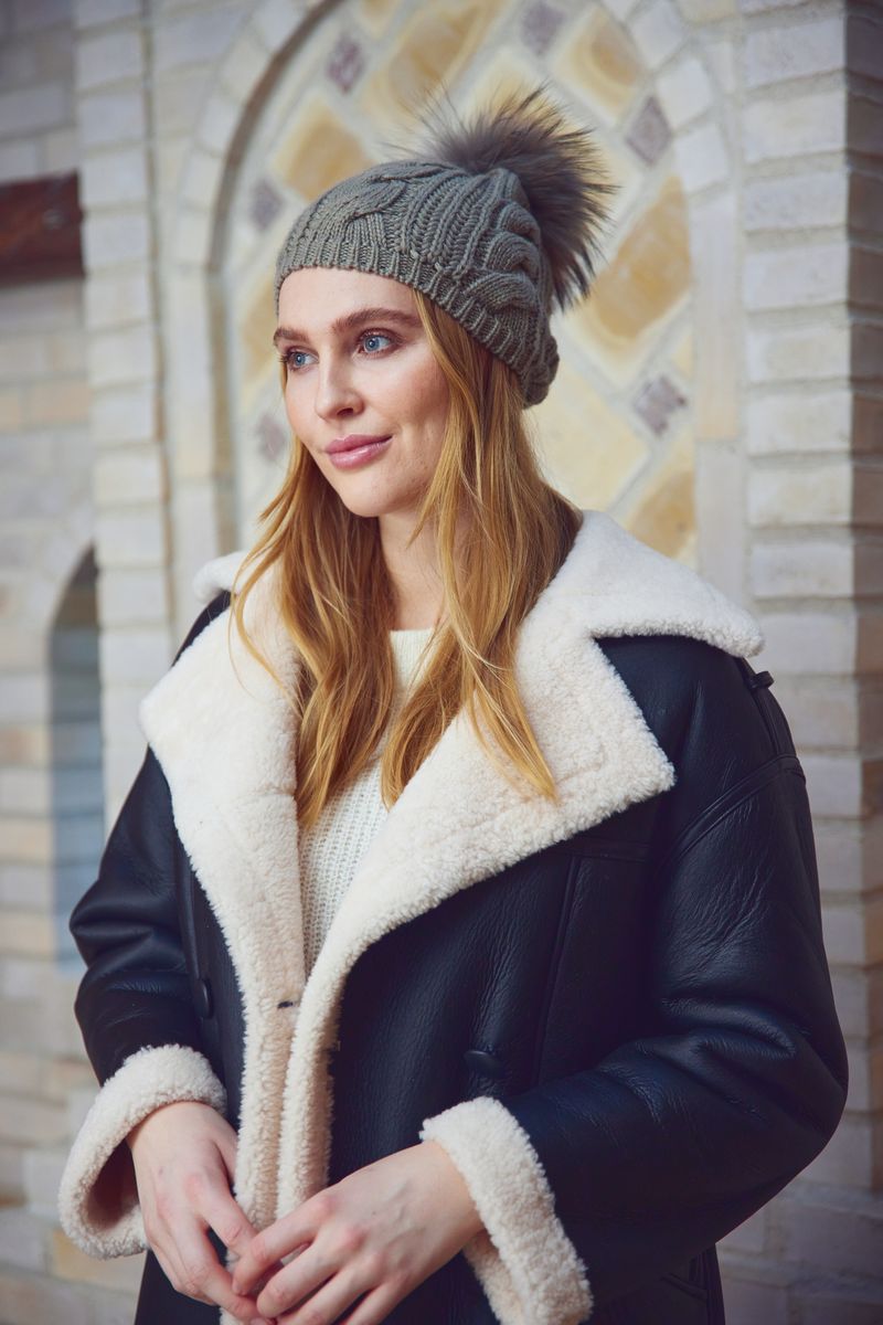 Stine Mütze | Wolle, Waschbär Modeaccessoire | Sheepskinhouse.ch