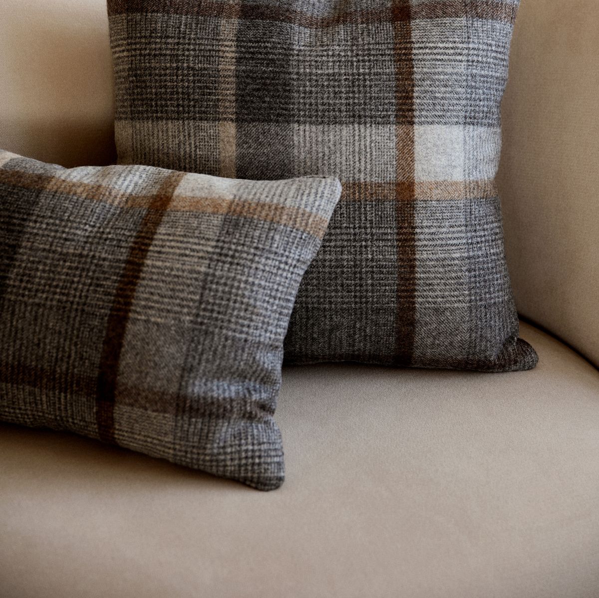 Kariertes Wollkissen | 100% Wolle | 52x52 cm | 34x52 cm Kakao-Dunkelbraun