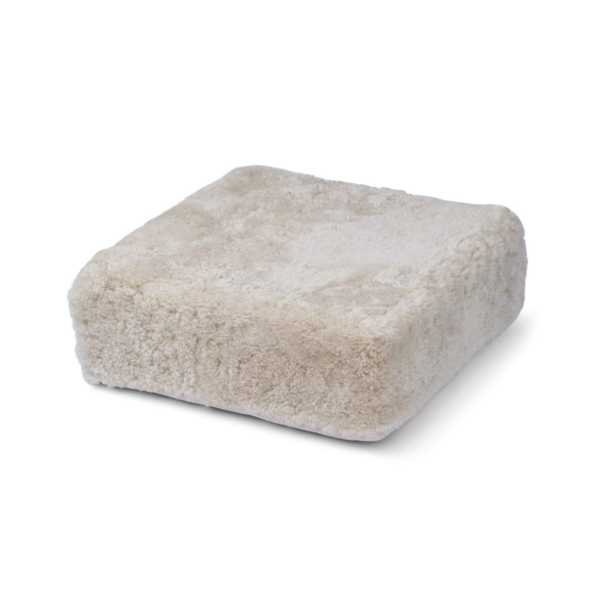 Lammfellhocker | Kurzhaar | Neuseeland | 40x40x35 cm Poufs | Sheepskinhouse.ch