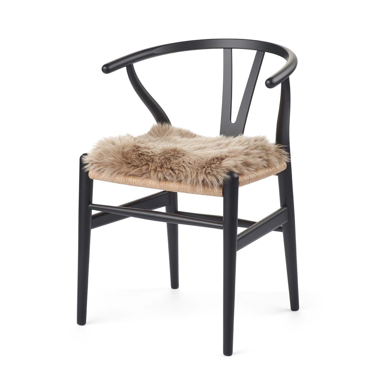 Lammfell Stuhlauflage | Langhaar | Neuseeland | 37x37 cm Sitzkissen | Sheepskinhouse.ch