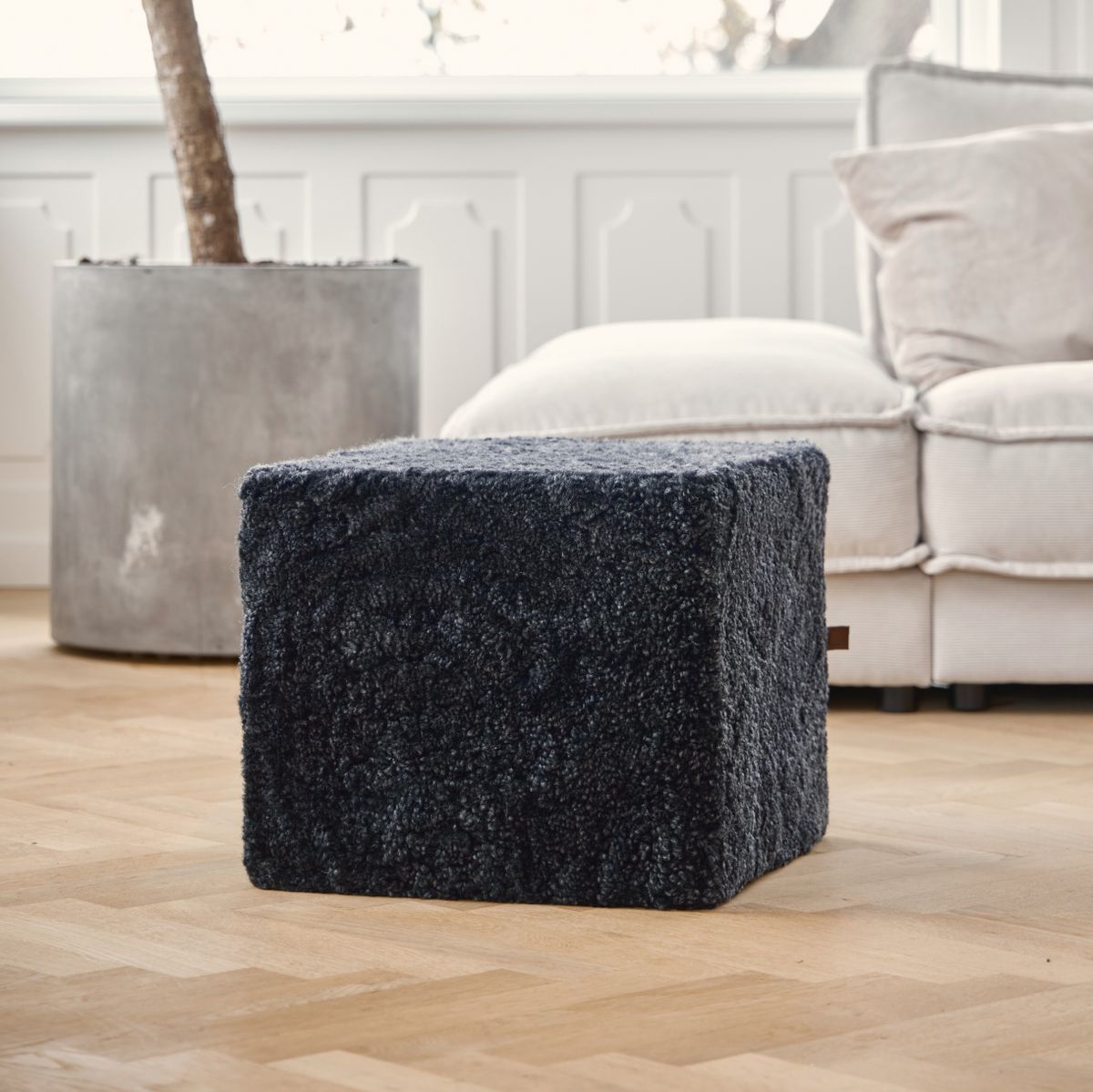 Lammfellpouf Premium | Kurzhaar | Neuseeland | 40x40x35 cm Anthrazit