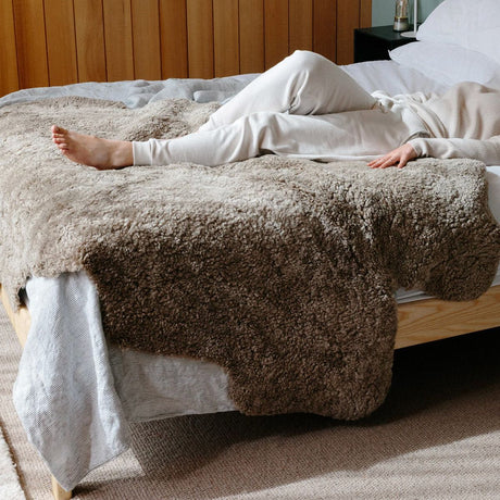Merino Vierfach Lammfell | Langhaar | 180x110 Taupe